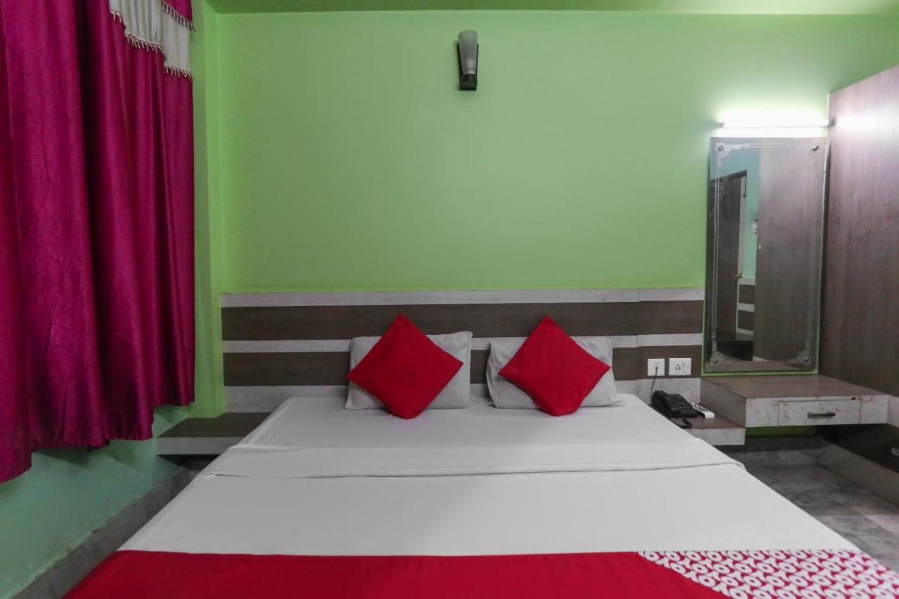 Rampurhat Oyo 60609 Hotel Tanushree المظهر الخارجي الصورة